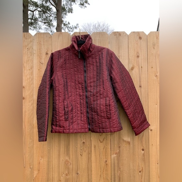 Express Burgundy Black Quilted Water Resistant Zip Front Jacket size‎ medium - Picture 2 of 8
